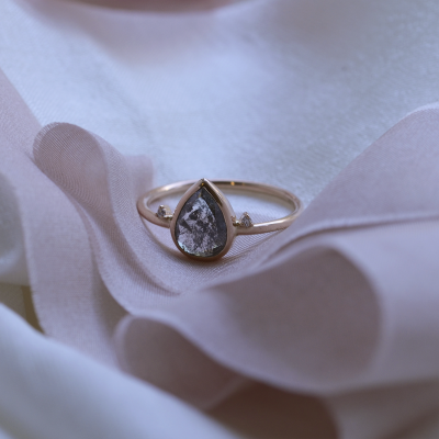 Gold salt and pepper diamond ring with side diamonds KERRI