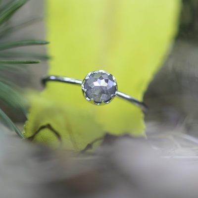 RAWE enchanting diamond 0.64 Ct ring