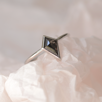Kite salt and pepper diamond ring TAPA