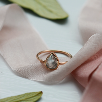 Zlatý originální prsten s diamantem salt and pepper XENIA