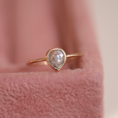 Minimalist gold ring with salt and pepper diamond 0.39ct XENIA