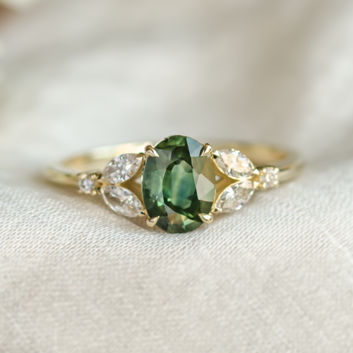 Vintage engagement ring with green sapphire and diamonds CADET