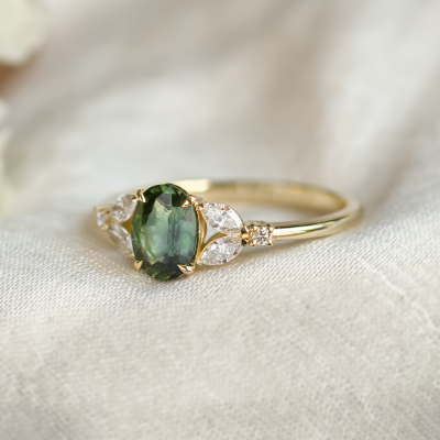 Vintage engagement ring with green sapphire and diamonds CADET