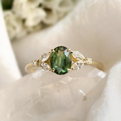 Vintage engagement ring with green sapphire and diamonds CADET