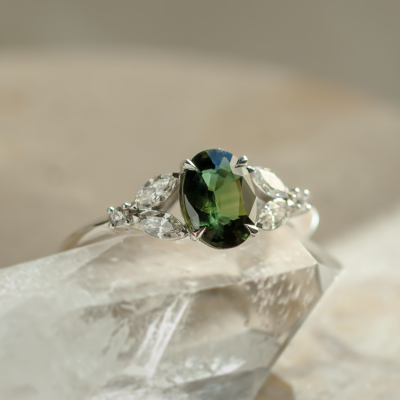 Vintage engagement ring with green sapphire and diamonds CADET