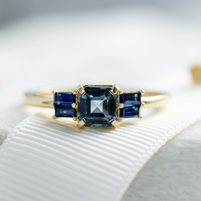Art deco gold ring with teal and blue sapphires CHELSEA