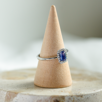 Unique teal sapphire and diamond engagement ring LEAR