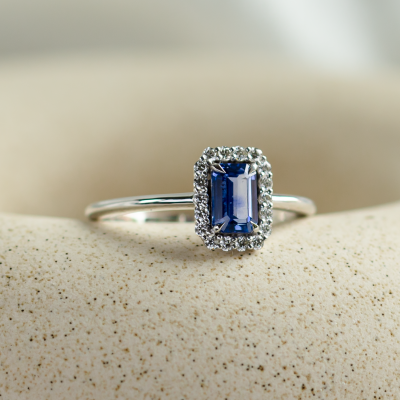 Unique teal sapphire and diamond engagement ring LEAR