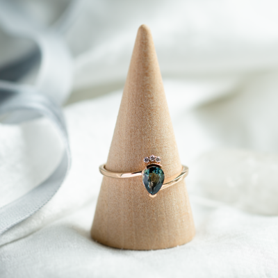 Unique ring with teal sapphire and diamonds LEAH