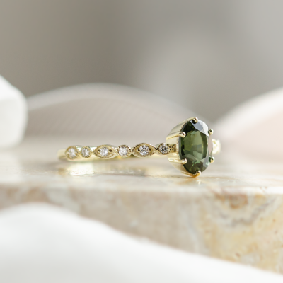 Vintage engagement ring with green sapphire and diamonds MADDIE