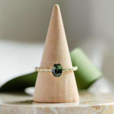 Vintage engagement ring with green sapphire and diamonds MADDIE