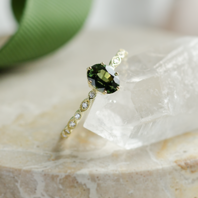 Vintage engagement ring with green sapphire and diamonds MADDIE