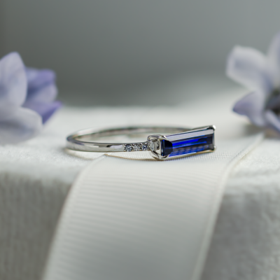 Gold ring with baguette blue lab grown sapphire and diamonds ODETA