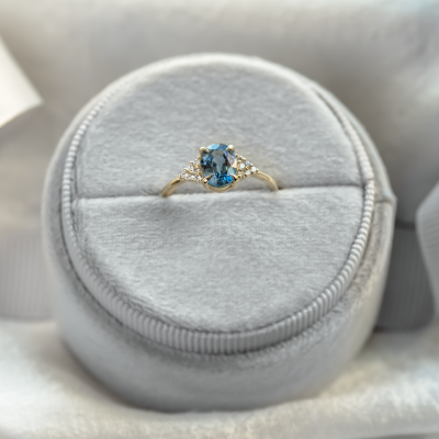 Blue sapphire and diamond engagement ring STEFANIE