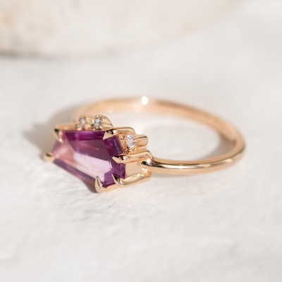 Zlatý prsten se safírem a diamanty TARA