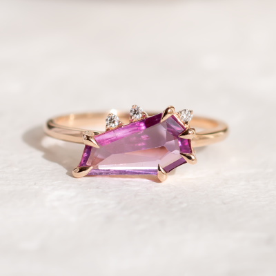 Zlatý prsten se safírem a diamanty TARA