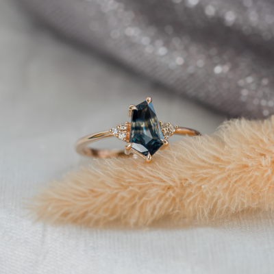 Gold ring with teal sapphire VIVA