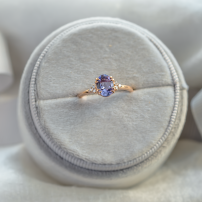 Tanzanite and diamond vintage ring BRIGHT