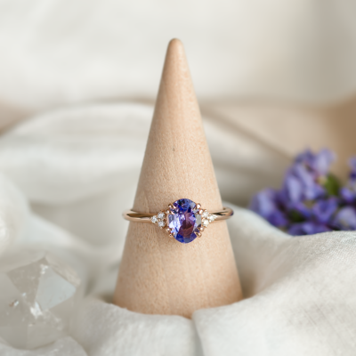 Tanzanite and diamond vintage ring BRIGHT