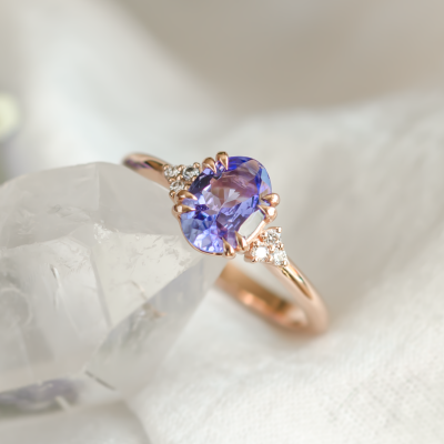 Tanzanite and diamond vintage ring BRIGHT