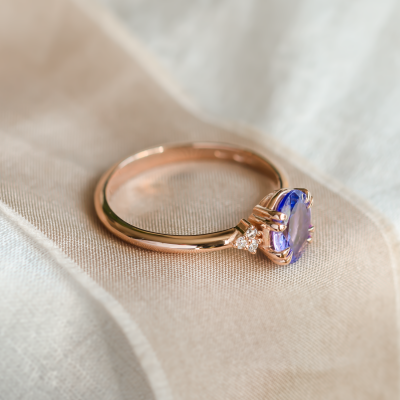 Tanzanite and diamond vintage ring BRIGHT