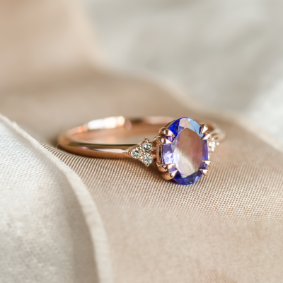 Tanzanite and diamond vintage ring BRIGHT