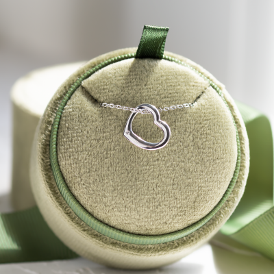 Diamond heart pendant AIVA
