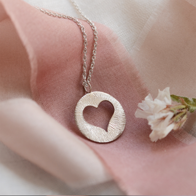 Silver hammered pendant with heart AMORINO