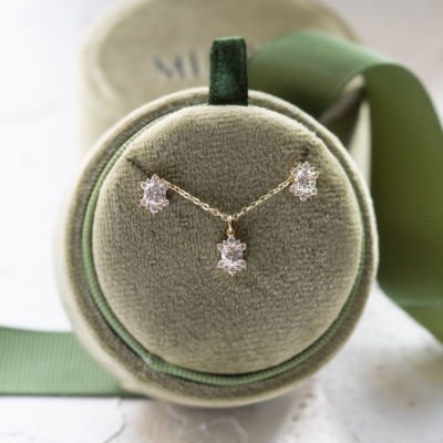 Decentní zlatý přívěsek s lab grown diamanty AMORELLA