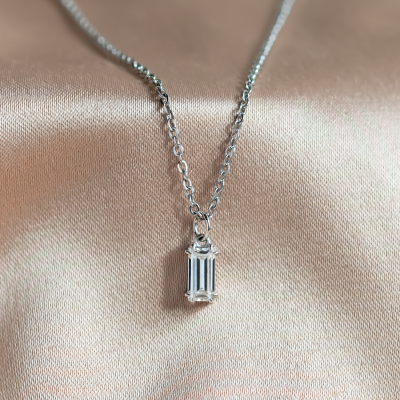 Gold pendant with moissanite CARRIE