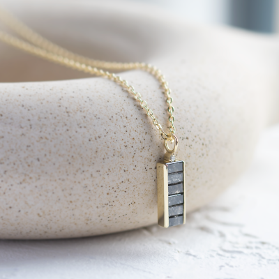 Gold pendant with salt and pepper diamonds and classic diamond EVERLY