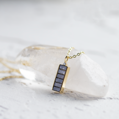 Gold pendant with salt and pepper diamonds and classic diamond EVERLY