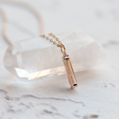 Minimalistický přívěsek s baguette moissanitem a diamantem FELICE