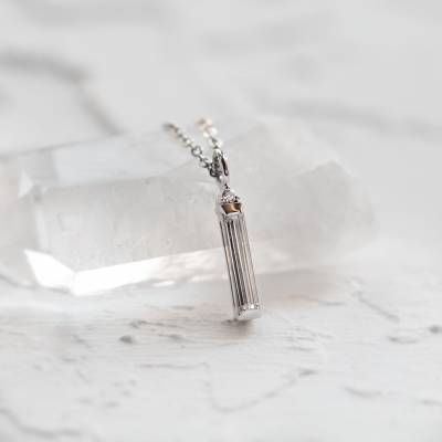 Minimalistický přívěsek s baguette moissanitem a diamantem FELICE