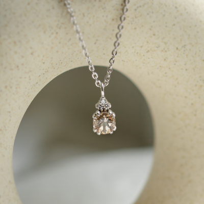 Delicate gold necklace with morganite and side diamonds FEMINA