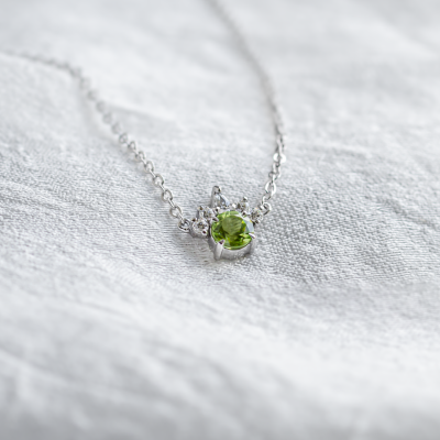 Gold necklace with peridot and diamonds LIME