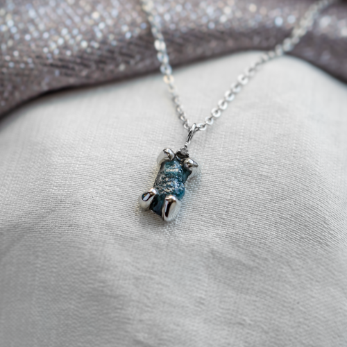 Zlatý náhrdelník s modrým surovým diamantem LORELEI