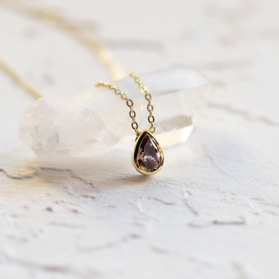 Minimalistický náhrdelník s růžovým lab grown diamantem MAEVA