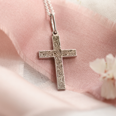Stříbrný přívěsek ve tvaru kříže MARIANA
