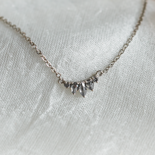 Zlatý náhrdelník se salt and pepper diamanty PAVONE