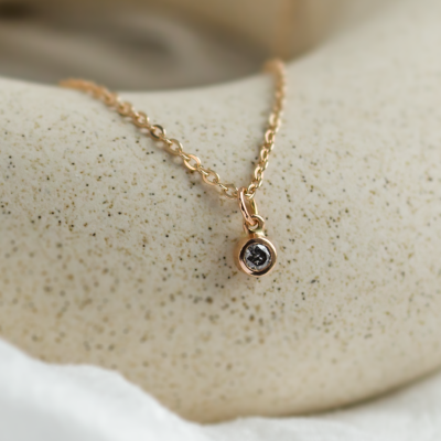 Gold pendant with bezel salt and pepper diamond SAND