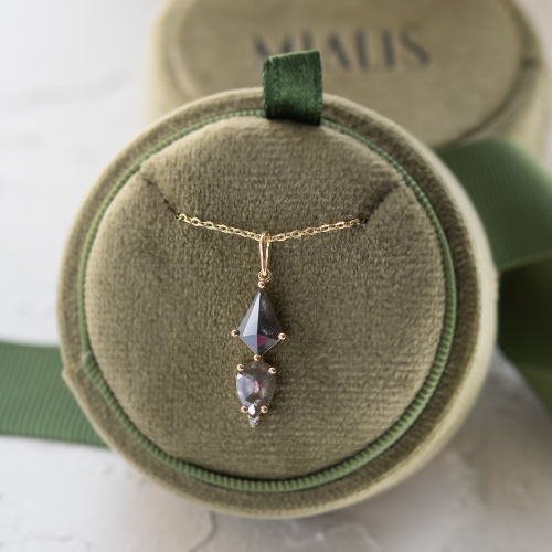 Extravagant salt and pepper diamond necklace SIGNATURE