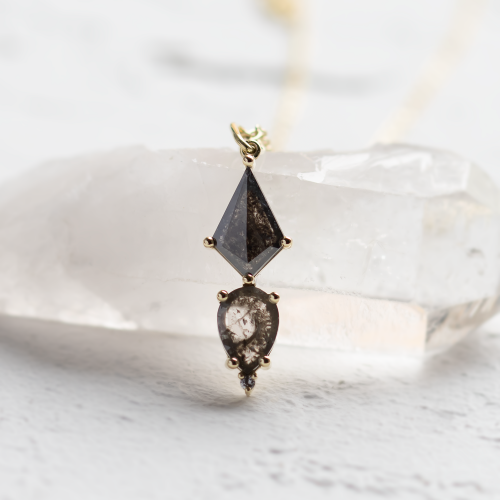 Extravagantní zlatý náhrdelník se salt and pepper diamanty SIGNATURE