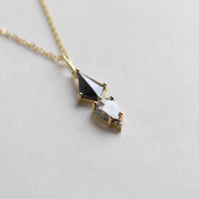 Extravagant salt and pepper diamond necklace SIGNATURE