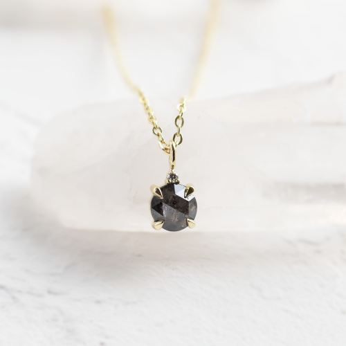 Zlatý přívěsek s klasickým a salt and pepper diamantem SPARK