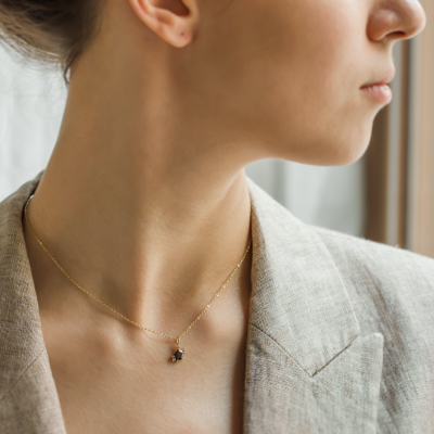 Gold pendant with asymmetrical sapphires and diamonds TRIX