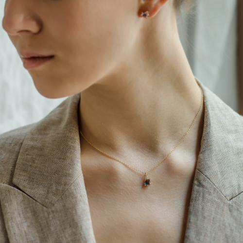 Gold pendant with asymmetrical sapphires and diamonds TRIX