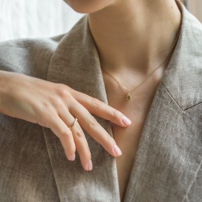 Gold peridot and diamond pendant VERT