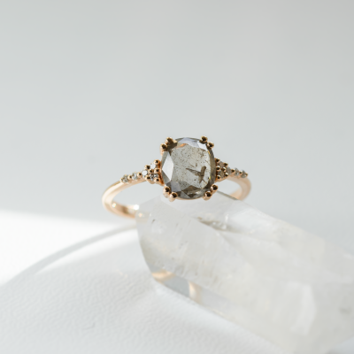 Gold ring with salt and pepper diamond AGNES