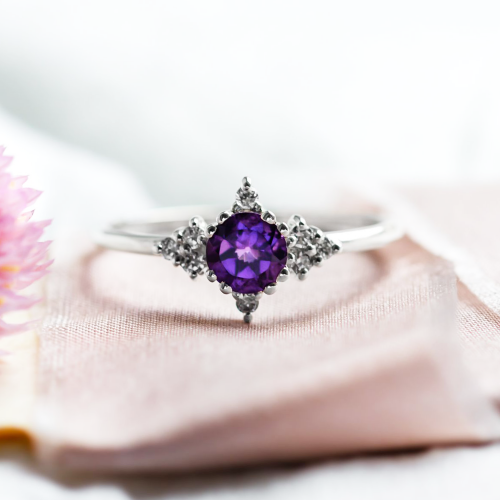 Engagement ring with amethyst and diamonds ALBINEA